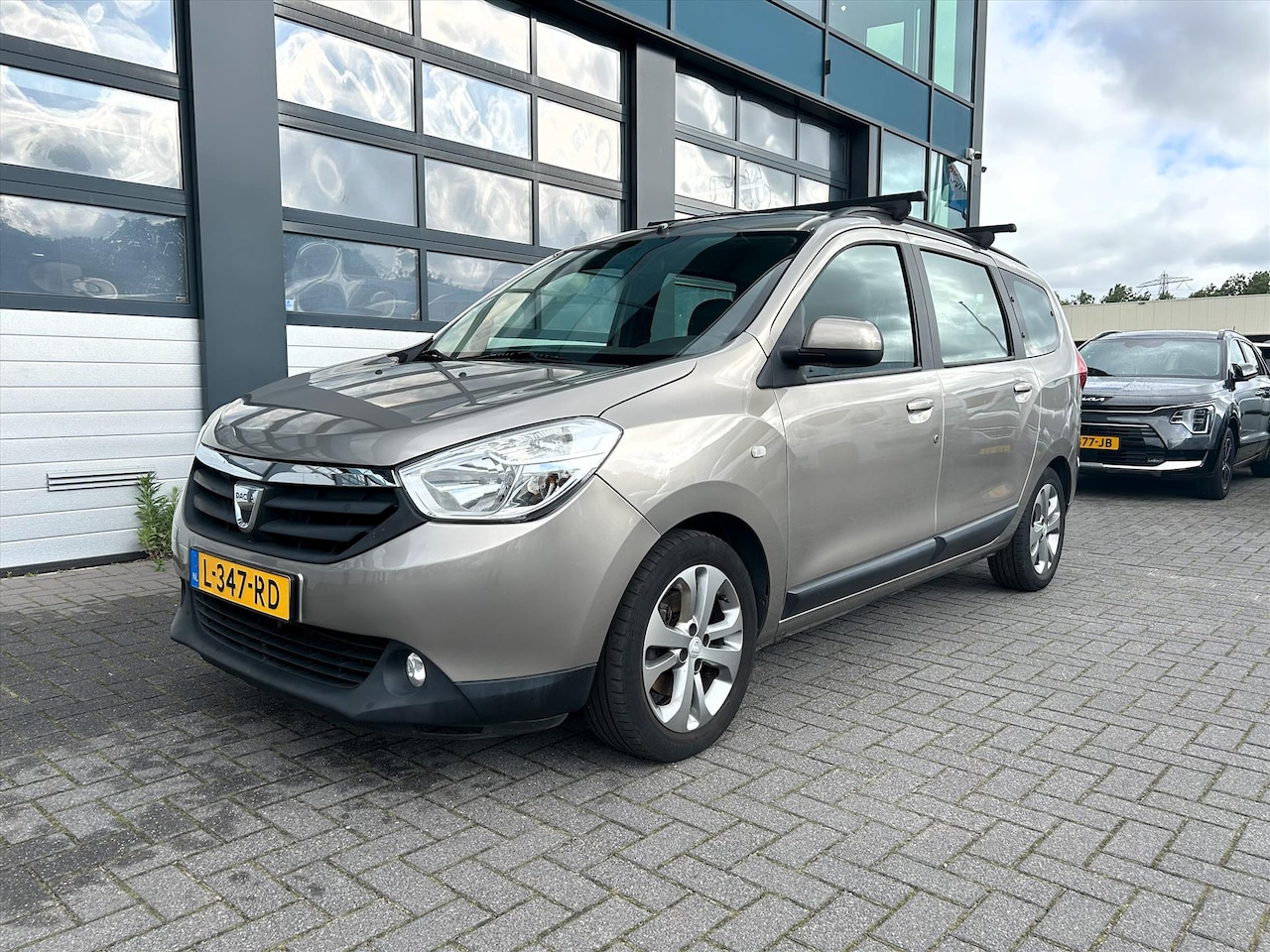 Dacia Lodgy - Stepway 7-Persoons *Motorstoring* - AutoWereld.nl