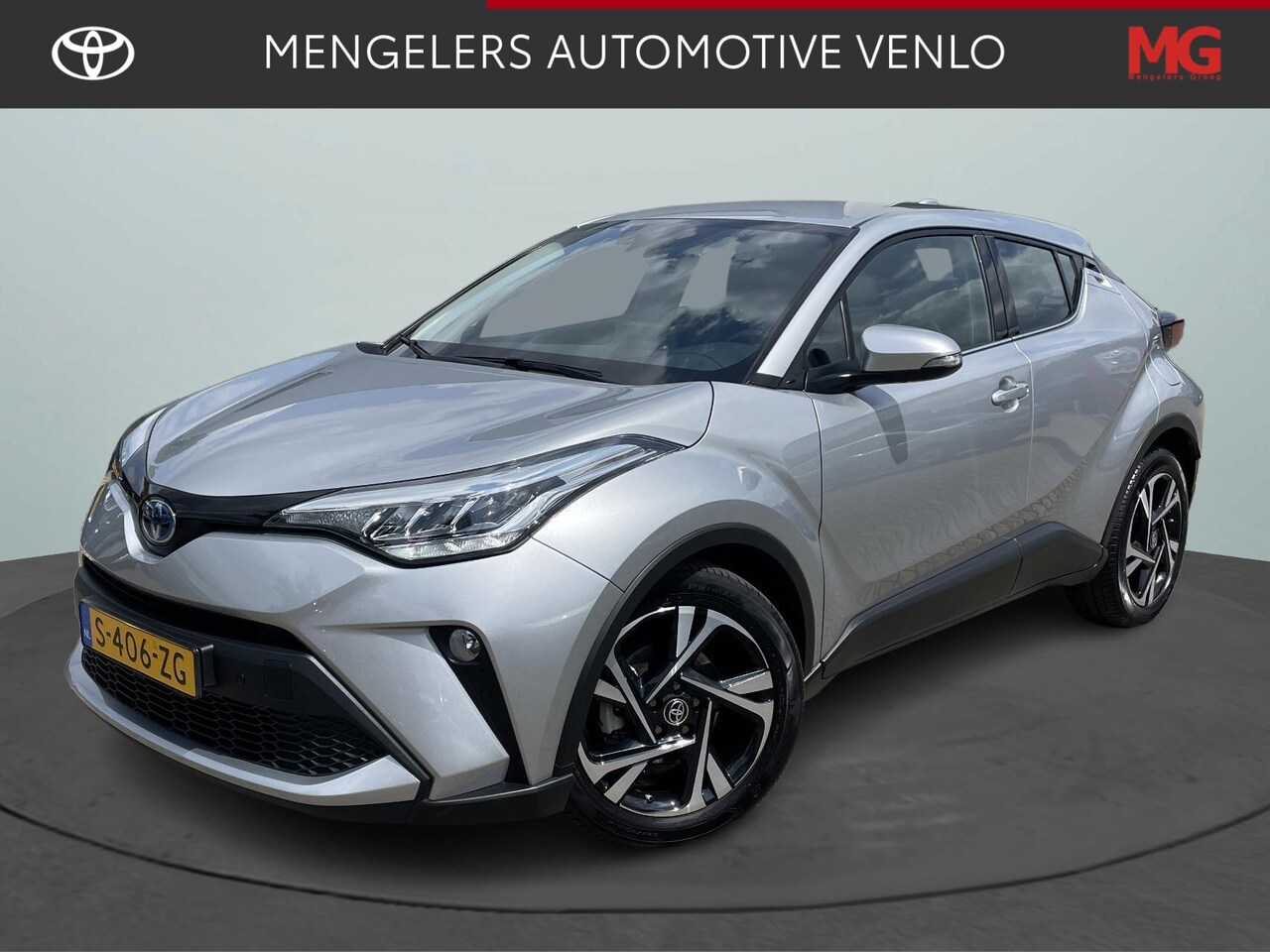 Toyota C-HR - 1.8 Hybrid Dynamic Navigatie / Climate Control / PDC V+A / Cruise Control Adaptief / Blind - AutoWereld.nl