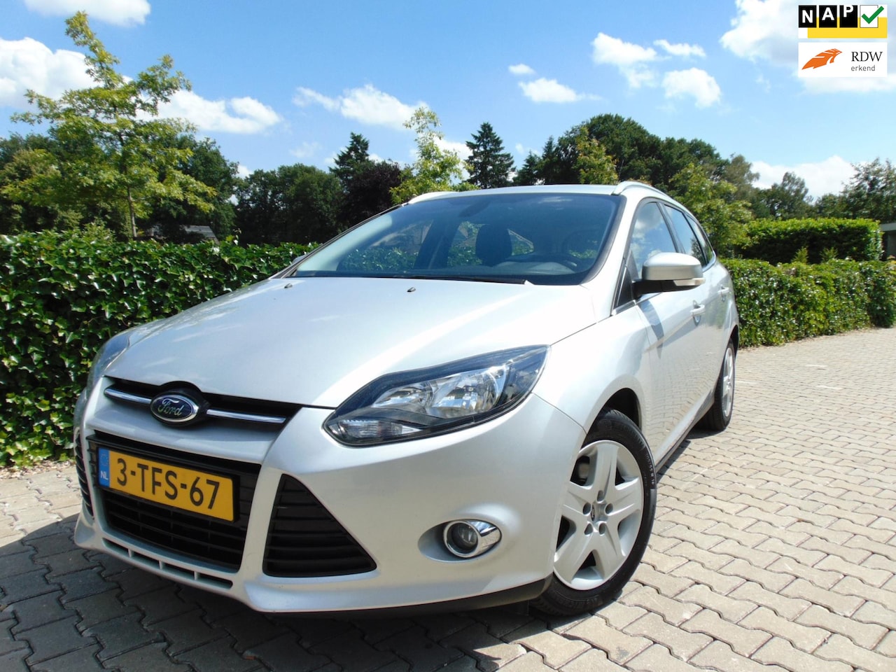 Ford Focus Wagon - 1.0 EcoBoost Titanium 1.0 EcoBoost Titanium , Dealer Onderhouden , Clima / Cruise / Navi-Multimedia / Isofix / P - AutoWereld.nl