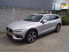 Volvo V60 Cross Country - 2.0 B5 AWD Ultimate 250PK Autom Panodak Leder Adaptieve Cruise Head-Up Navi Camera Clima 2