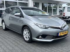 Toyota Auris Touring Sports - 1.2T Energy Plus Automaat Climate control Cruise control Trekhaak