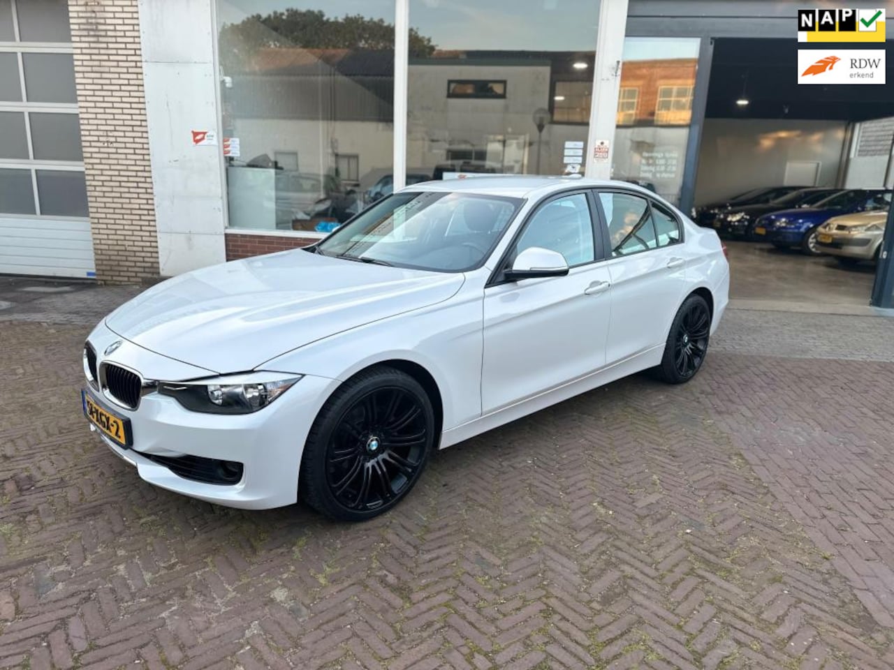 BMW 3-serie - 320i Executive 320i Executive - AutoWereld.nl