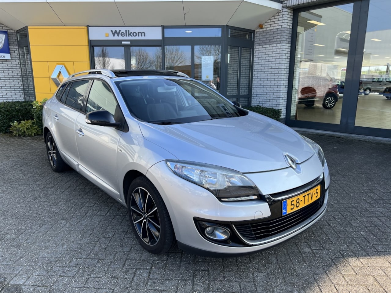 Renault Mégane Estate - 1.5 dCi Bose - Topstaat! trekhaak leer - AutoWereld.nl