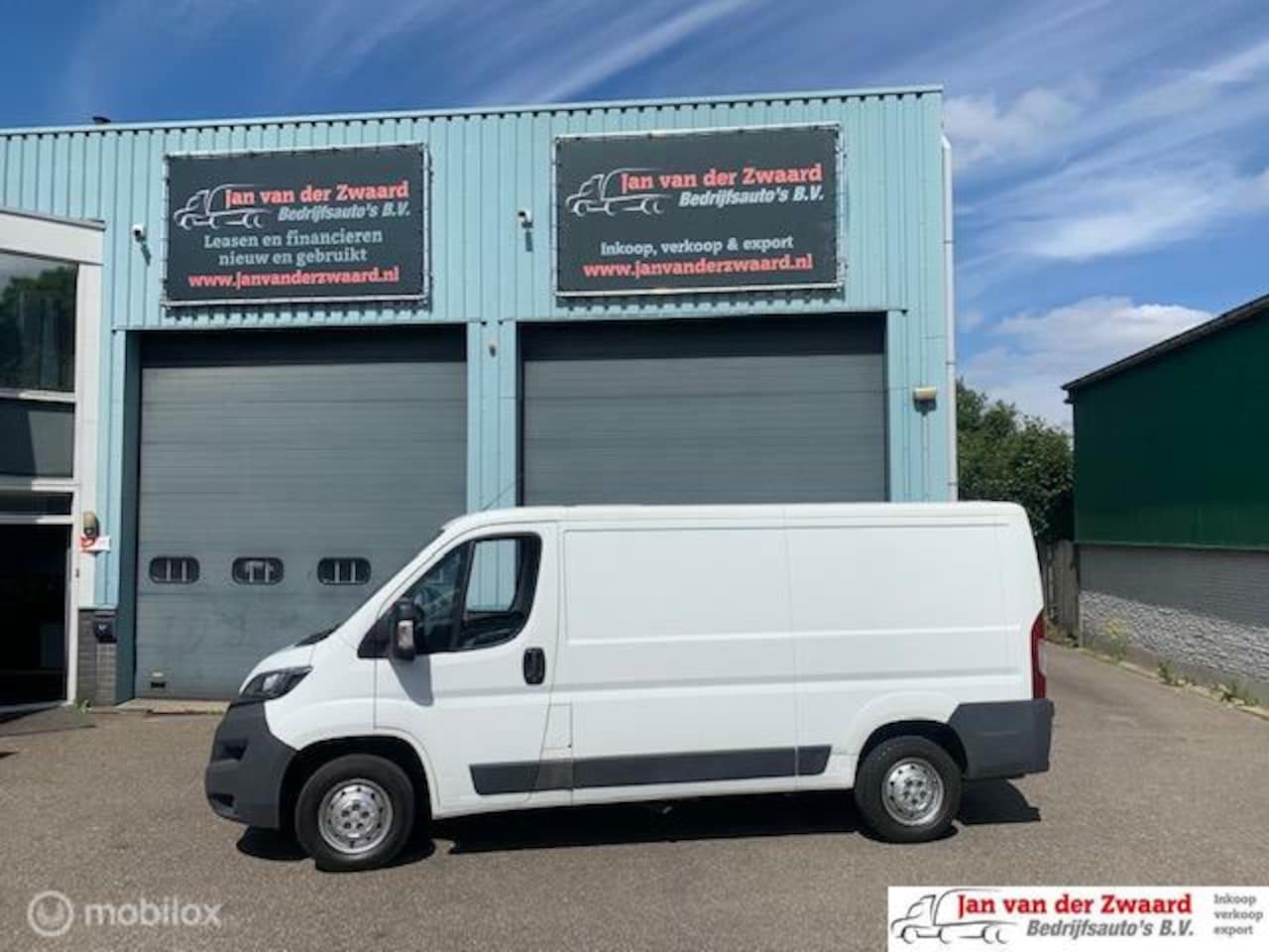 Peugeot Boxer - 2.0 HDI Euro 6 330 2.0 BlueHDI L2H1 Pro - AutoWereld.nl