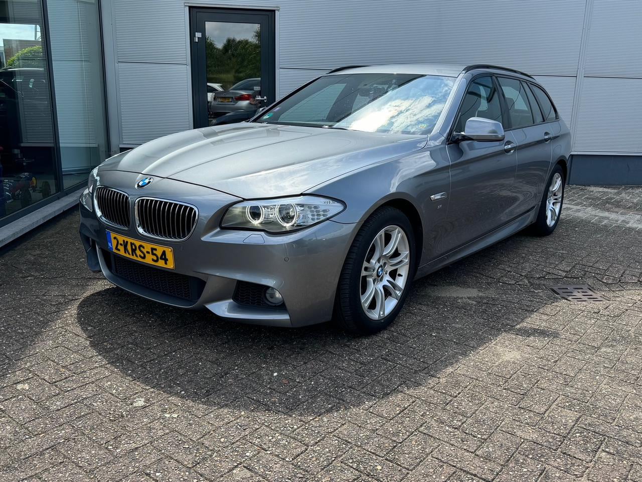 BMW 5-serie Touring - 520D AUT8 | M-PAKKET | TREKHAAK | - AutoWereld.nl