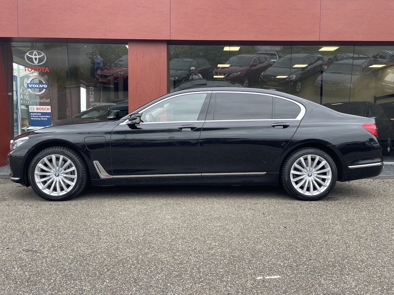 BMW 7-serie - 740Le xDrive iPerformance High Executive | ACC | 360'' | Massage | Laserlight | Soft Close - AutoWereld.nl