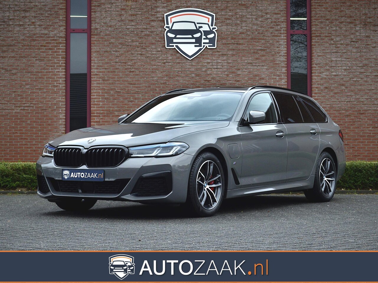 BMW 5-serie Touring - 530e M Sport | Dr.Ass.Plus | Pano | Laserlight - AutoWereld.nl