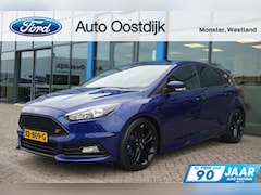 Ford Focus - 2.0 ST 250PK Winterpack Cruise Navi Parkeersensoren Achter Privacy Glass 19''Inch Velgen *