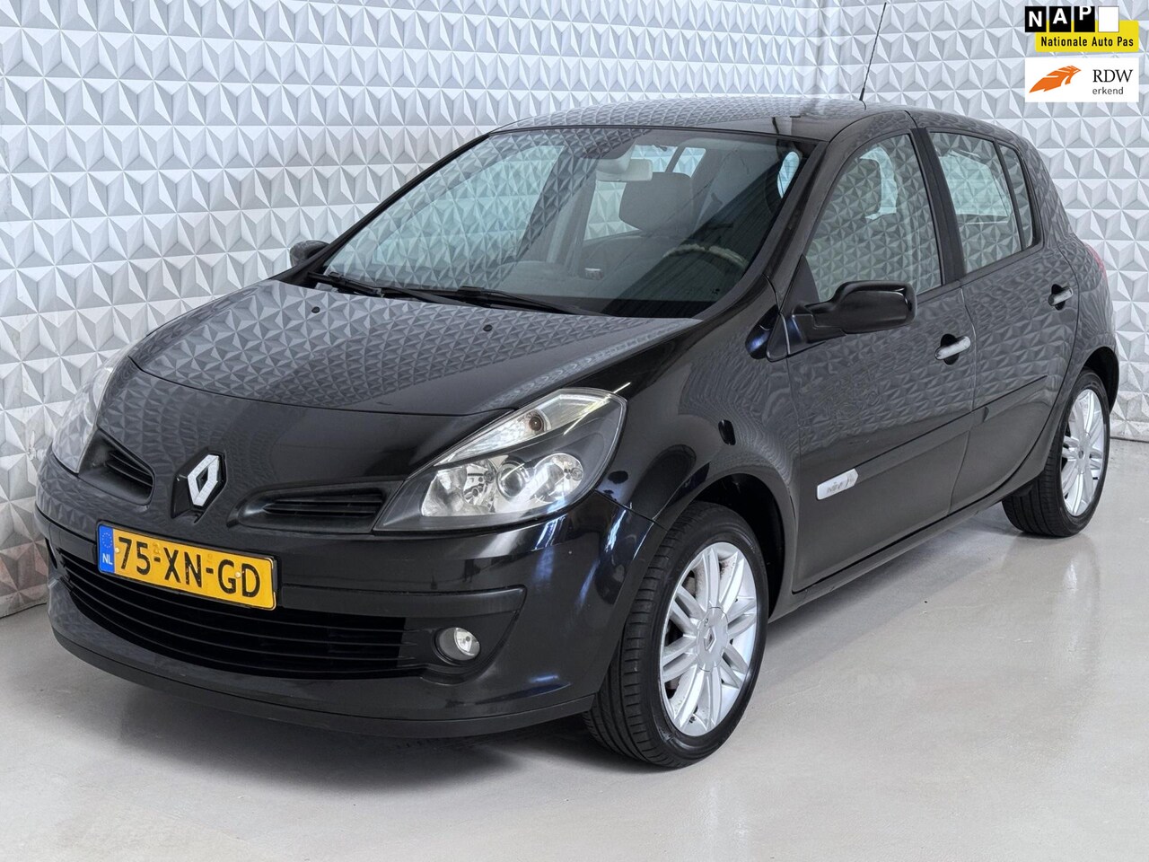 Renault Clio - 1.6-16V 5drs Clima + Cruise / VOL LEER (2007) - AutoWereld.nl