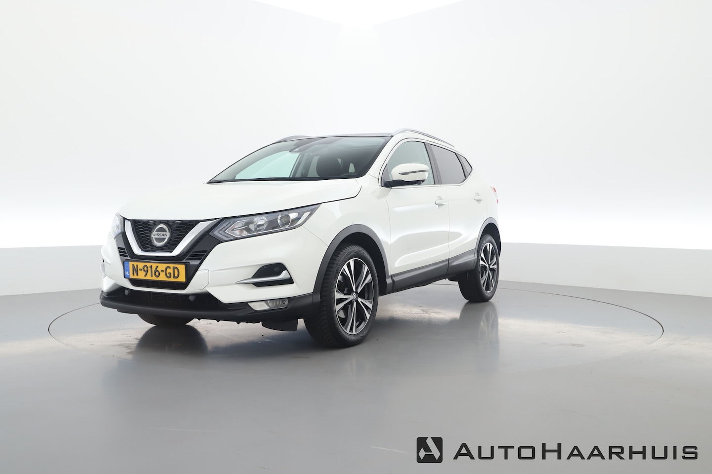 Nissan Qashqai - 1.3 DIG-T Design Edition | Pano | CarPlay | Navi | 360 cam | Keyless | 4 season - AutoWereld.nl