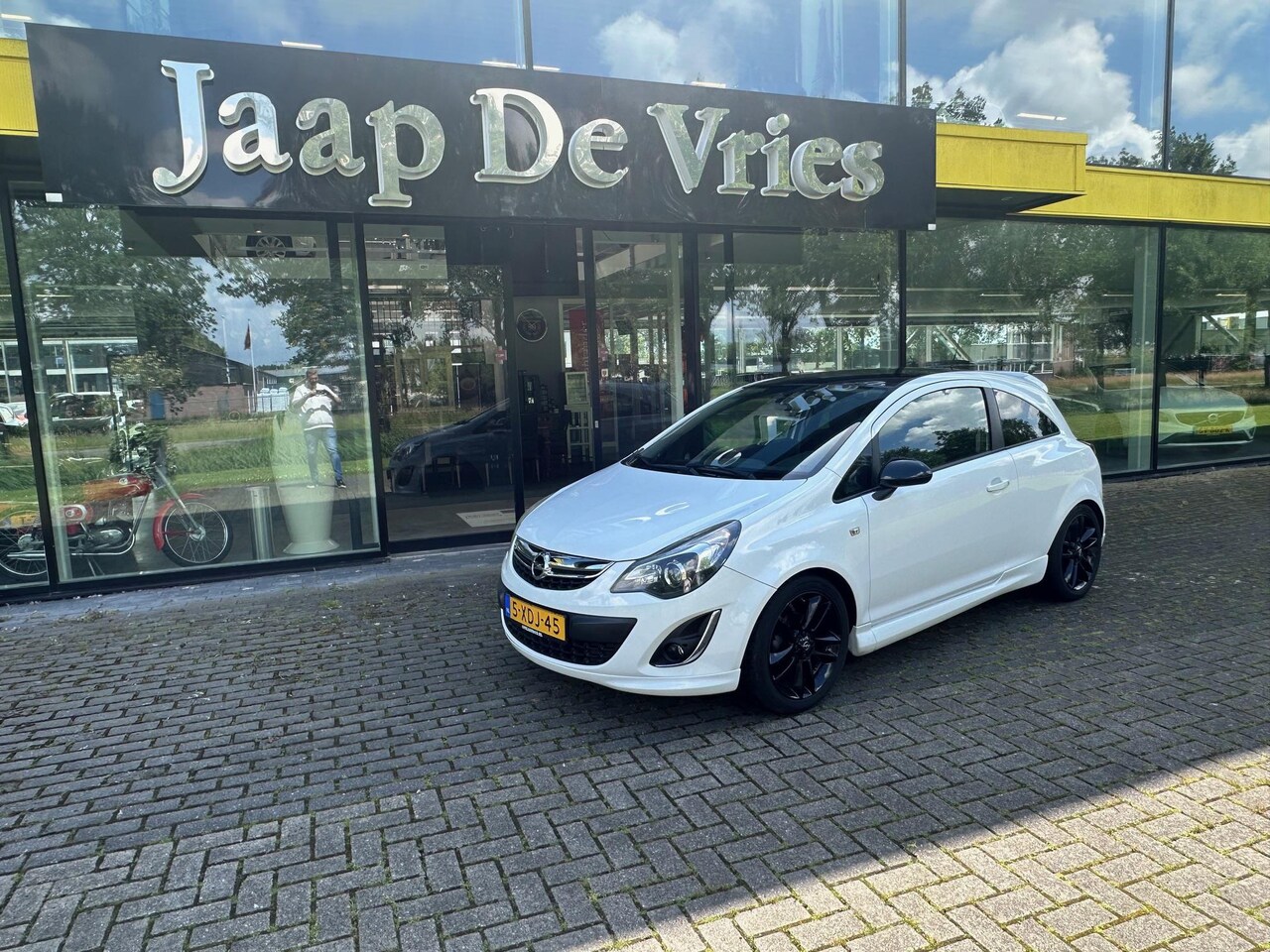 Opel Corsa - 1.4-16V Color Edition 1.4-16V Color Edition - AutoWereld.nl