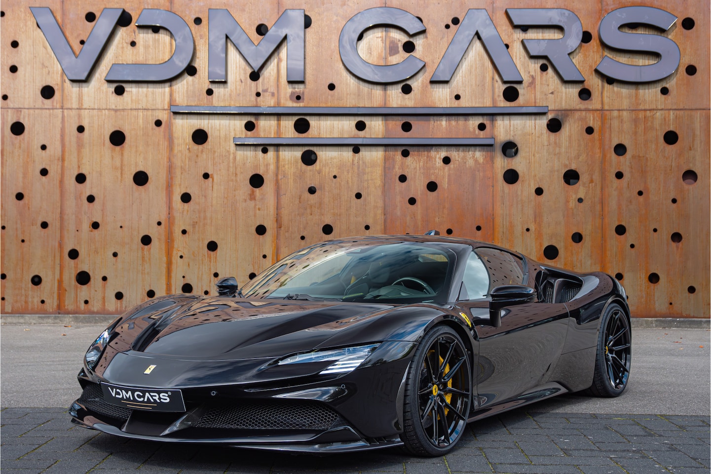 Ferrari SF90 Stradale - 4.0 V8 | Novitec | Carbon | CarPlay | Lift | AFS | Daytona | JBL | - AutoWereld.nl