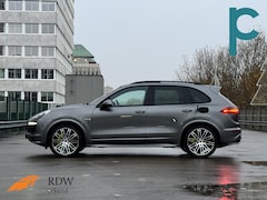 Porsche Cayenne - 3.0 S E-Hybrid SportDesign NL auto Dealer onderhouden Full Option