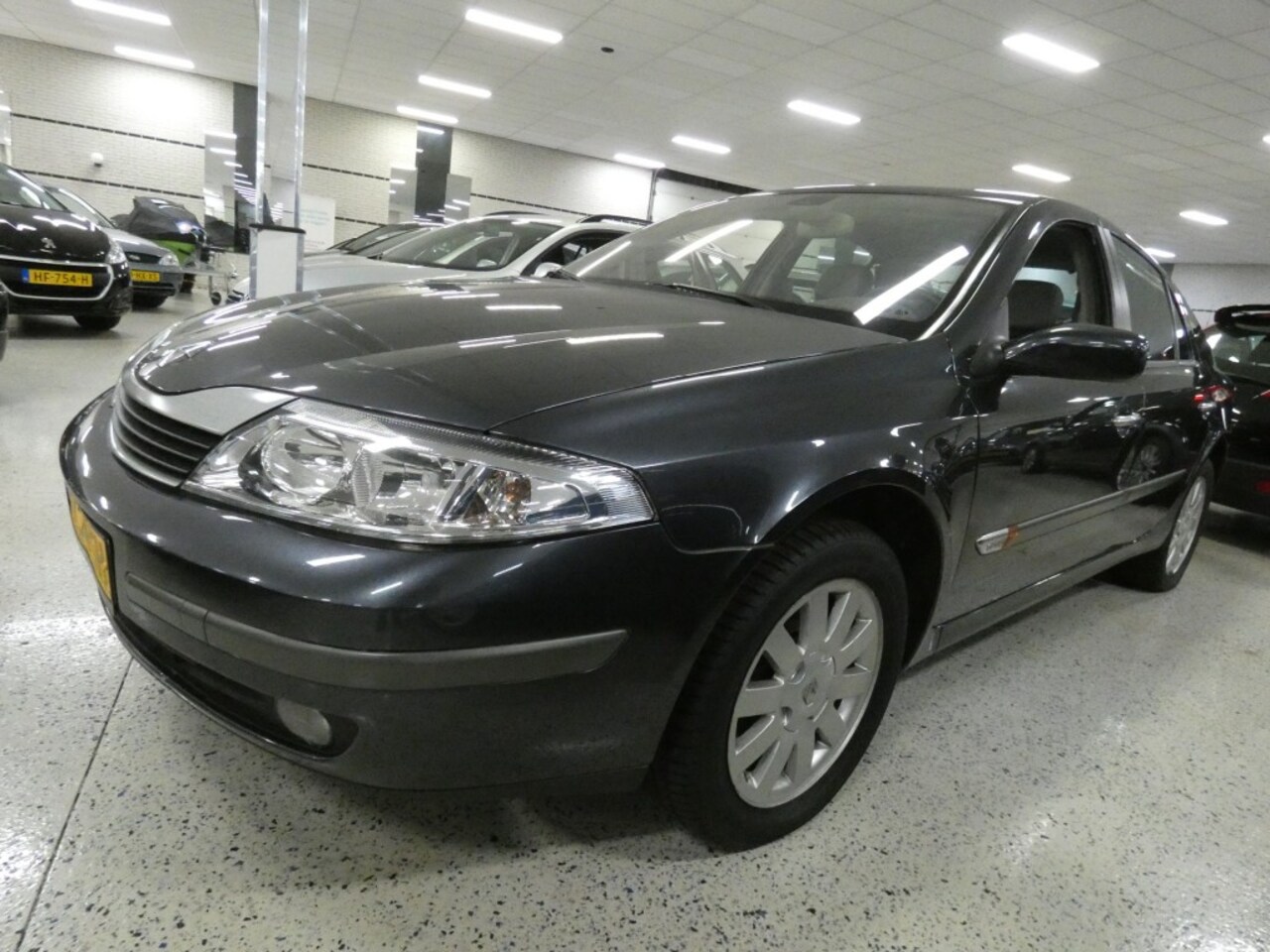 Renault Laguna - 1.9 DCI 120pk Youngtimer Leder ECC-Climat Cruise LM - AutoWereld.nl