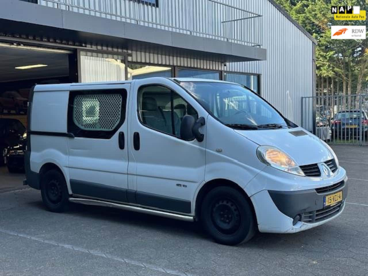 Renault Trafic - 2009 NaP Airco Navi 2.5DCI - AutoWereld.nl