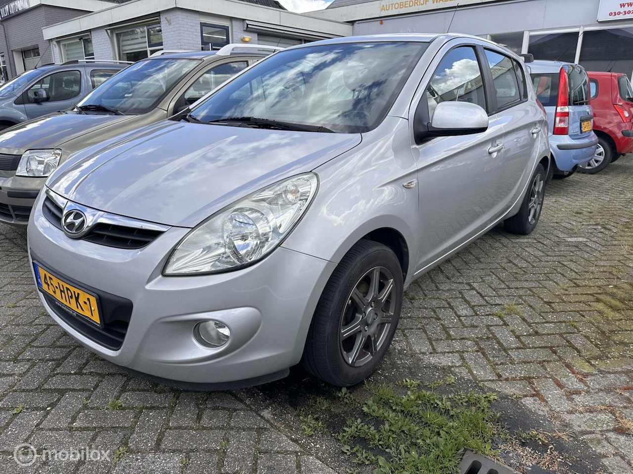 Hyundai i20 - 1.2i DynamicVersion 1.2i DynamicVersion - AutoWereld.nl