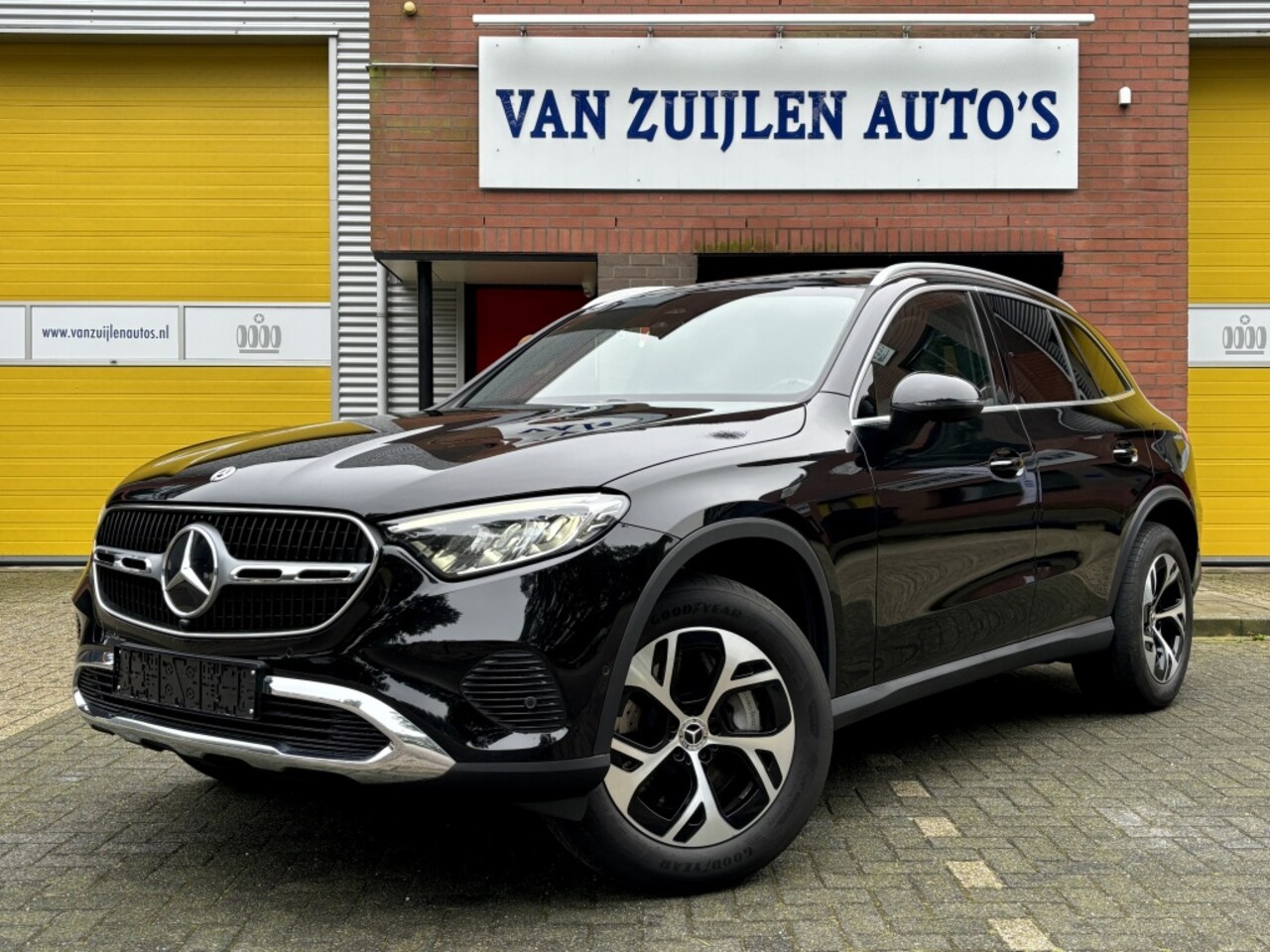 Mercedes-Benz GLC-klasse - 300e 4M Panorama Trekhaak Memory Camera 18'' Carplay - AutoWereld.nl