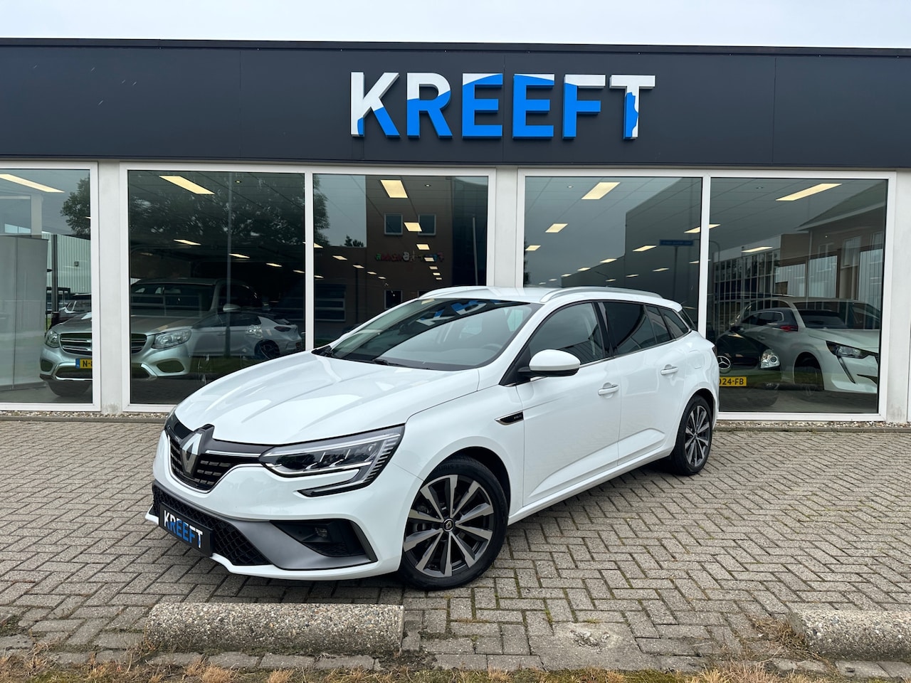 Renault Mégane E-Tech - Estate 1.6 Plug-In Hybrid 160 R.S. Line . - AutoWereld.nl