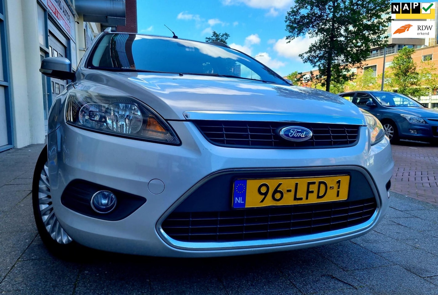 Ford Focus Wagon - 1.8 Limited Airco Navi Trekhaak Nette Staat - AutoWereld.nl