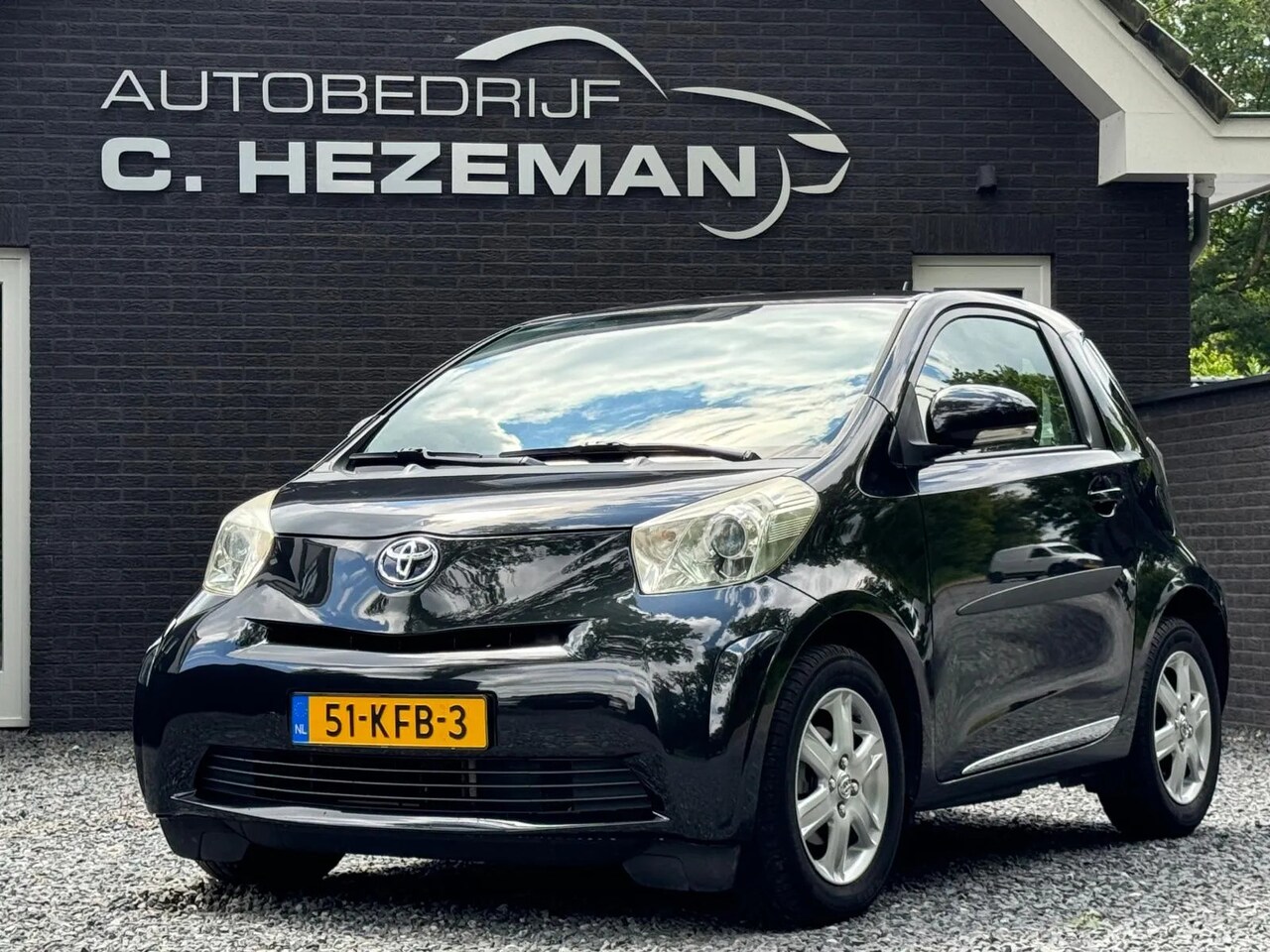 Toyota iQ - 1.0 VVTi Black Edition Airco Aux Sportvelgen N-APK - AutoWereld.nl