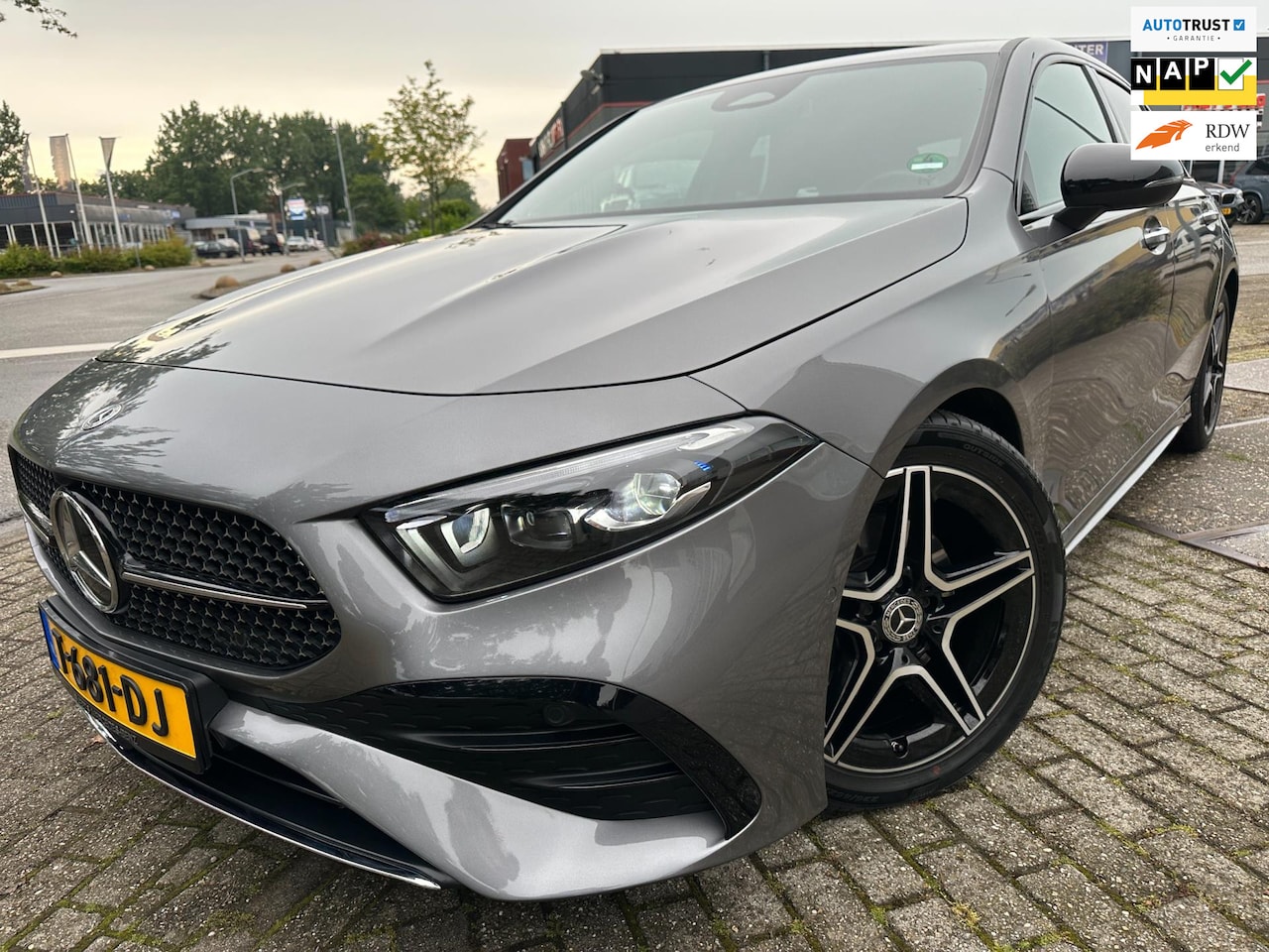 Mercedes-Benz A-klasse - 200 AMG HYBRID FACE+ 2023 NAP LEER-ALCANTARA VOL-LUXE - AutoWereld.nl