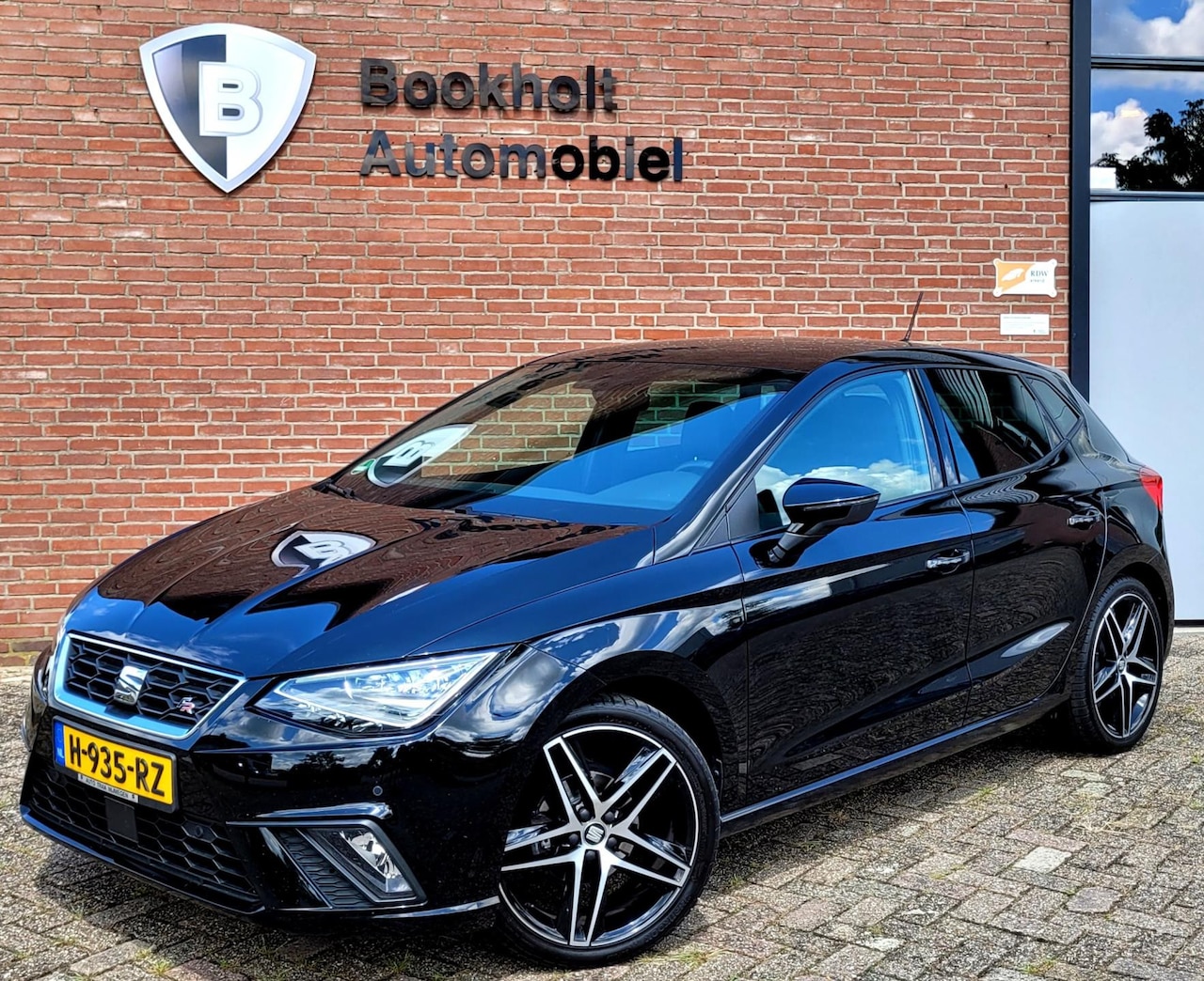 Seat Ibiza - 1.0 TSI FR Intense, CAMERA, CARPLAY, ADAPTIVE Cruise, LED - AutoWereld.nl