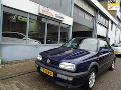 Volkswagen Golf Cabriolet - 1.8