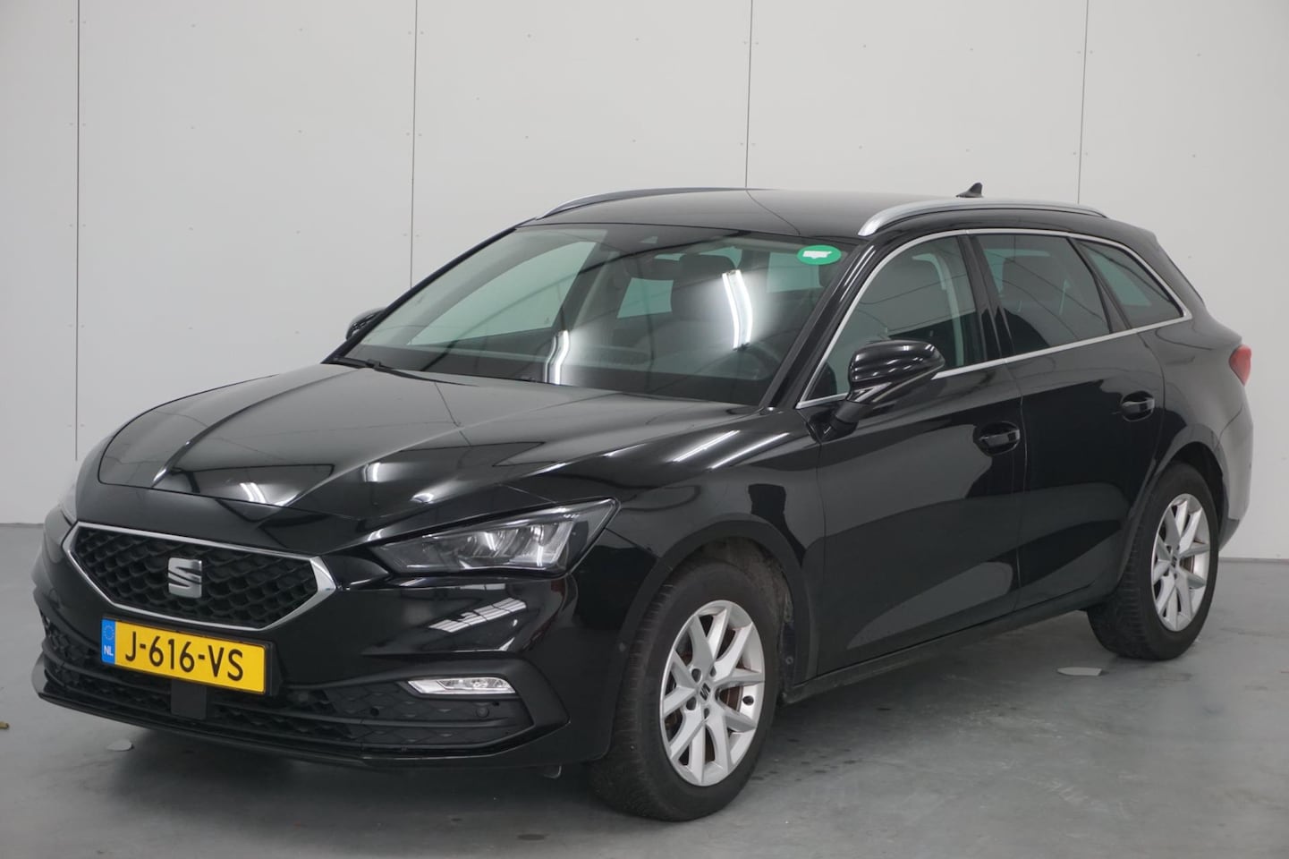 Seat Leon Sportstourer - 1.5 TSI Style Launch Edition / Apple Carplay/Android Auto / ACC / Camera / Parkeerhulp - AutoWereld.nl