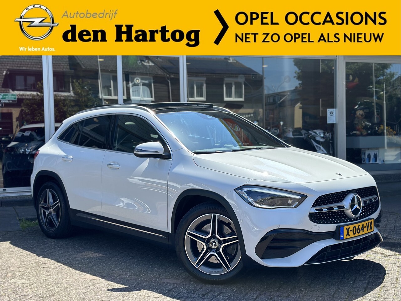 Mercedes-Benz GLA-Klasse - 250 4MATIC AMG Line Panorama dak/Leder alcantara/Camera. - AutoWereld.nl