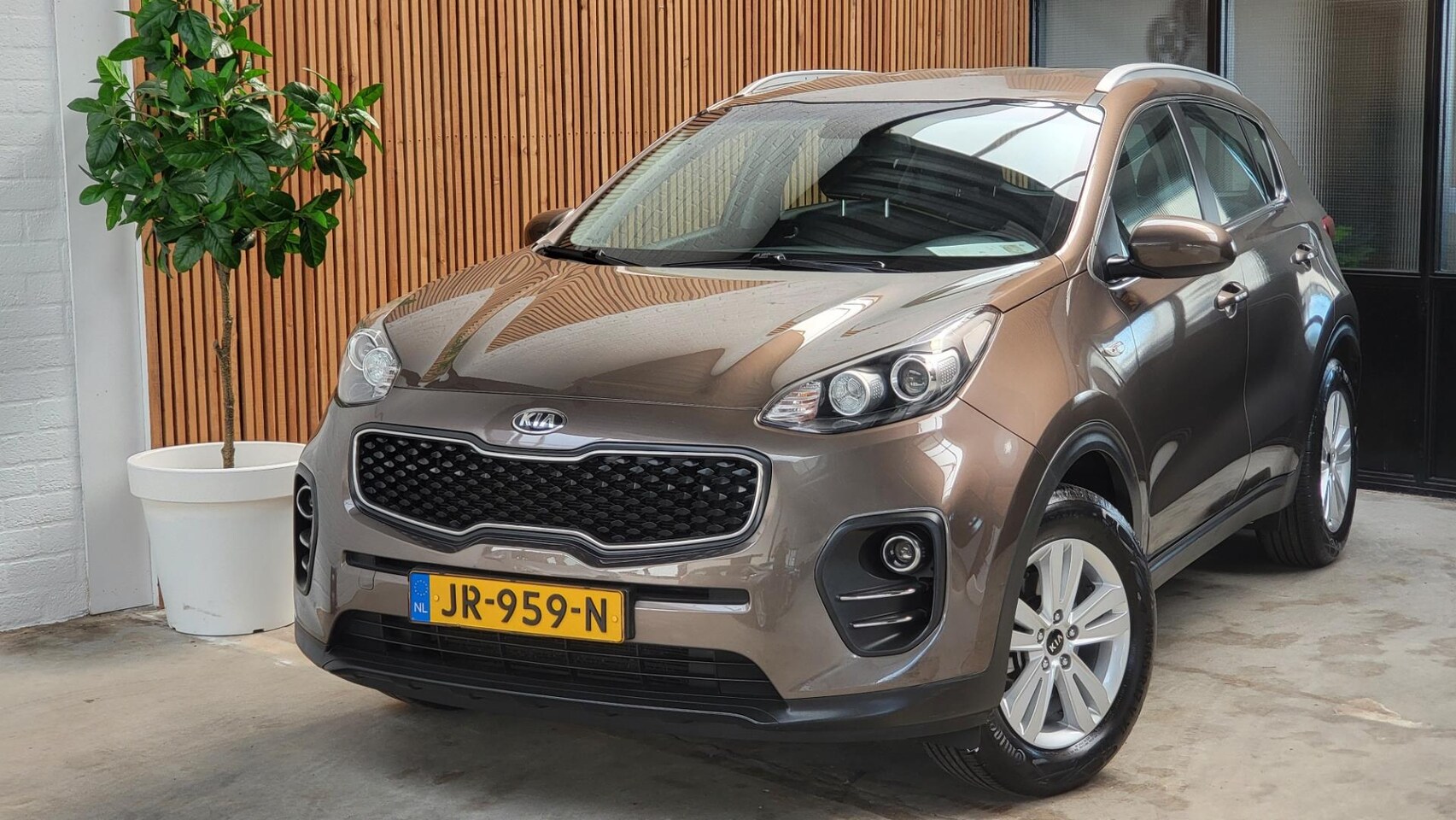 Kia Sportage - 1.6 GDI 24 maanden garantie , volledig dealeronderhouden . - AutoWereld.nl