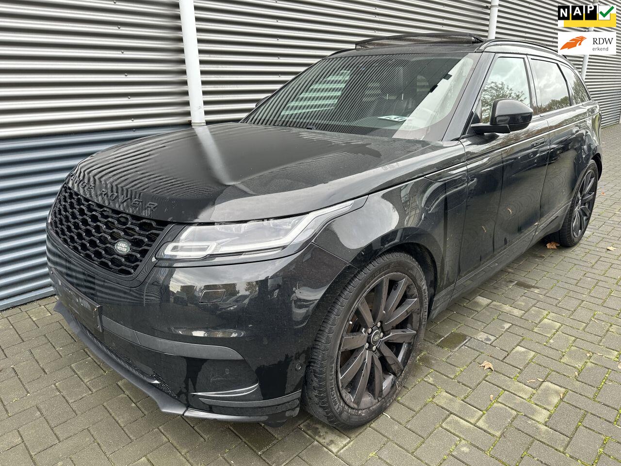 Land Rover Range Rover Velar - LANDROVER 3.0 D300 R-DYNAMIC PANO/BOMVOL! - AutoWereld.nl