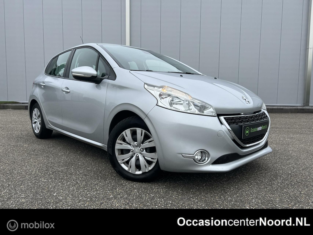 Peugeot 208 - 1.2 VTi Envy | Navi | PDC | Cruise - AutoWereld.nl