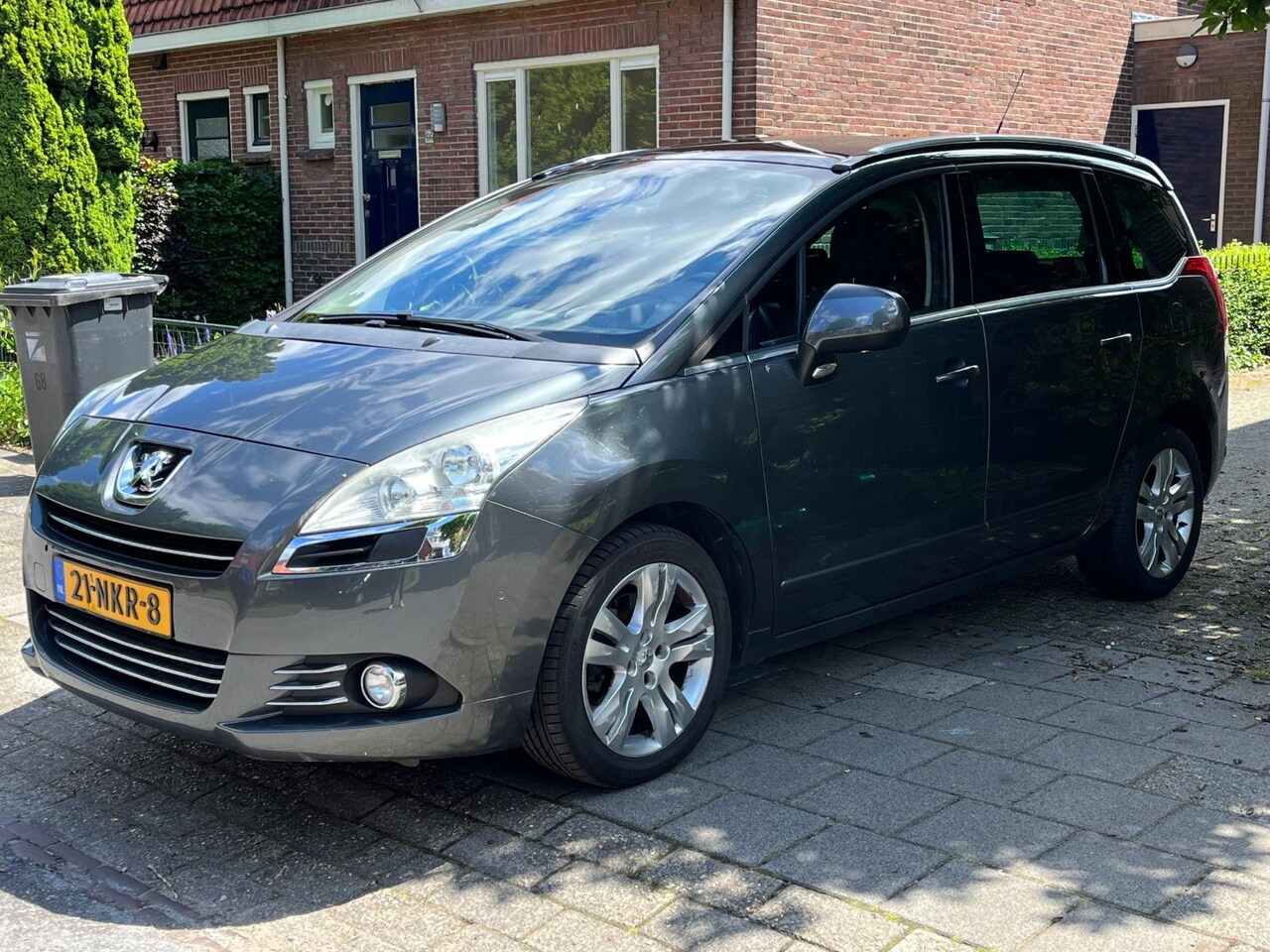 Peugeot 5008 - 1.6 THP Blue Lease Executive 7-PERS APK 06-2025 - AutoWereld.nl