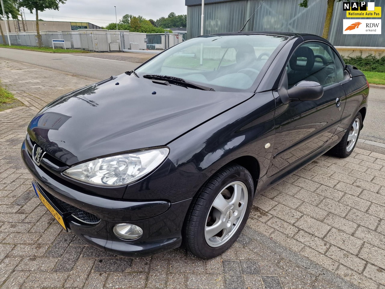 Peugeot 206 CC - 1.6-16V 1.6-16V, Nieuwe Apk, Nap, Goed rijdend, Inruil mogelijk. - AutoWereld.nl