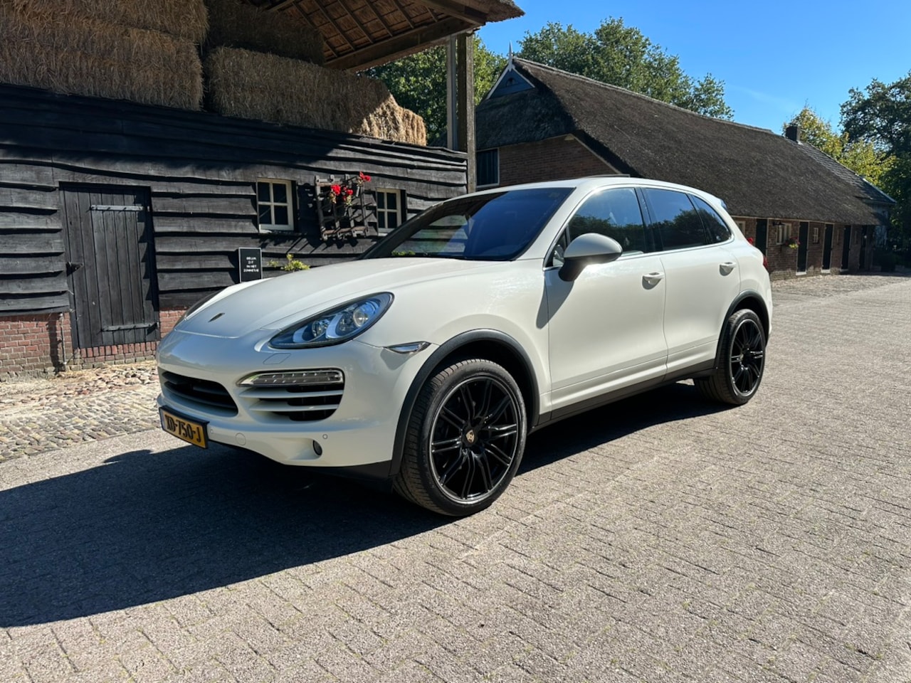 Porsche Cayenne - 3.0 D. Leer,navi,Panoramadak,21",elec trekhaak,camera. Volle auto. Volledige historie !! - AutoWereld.nl