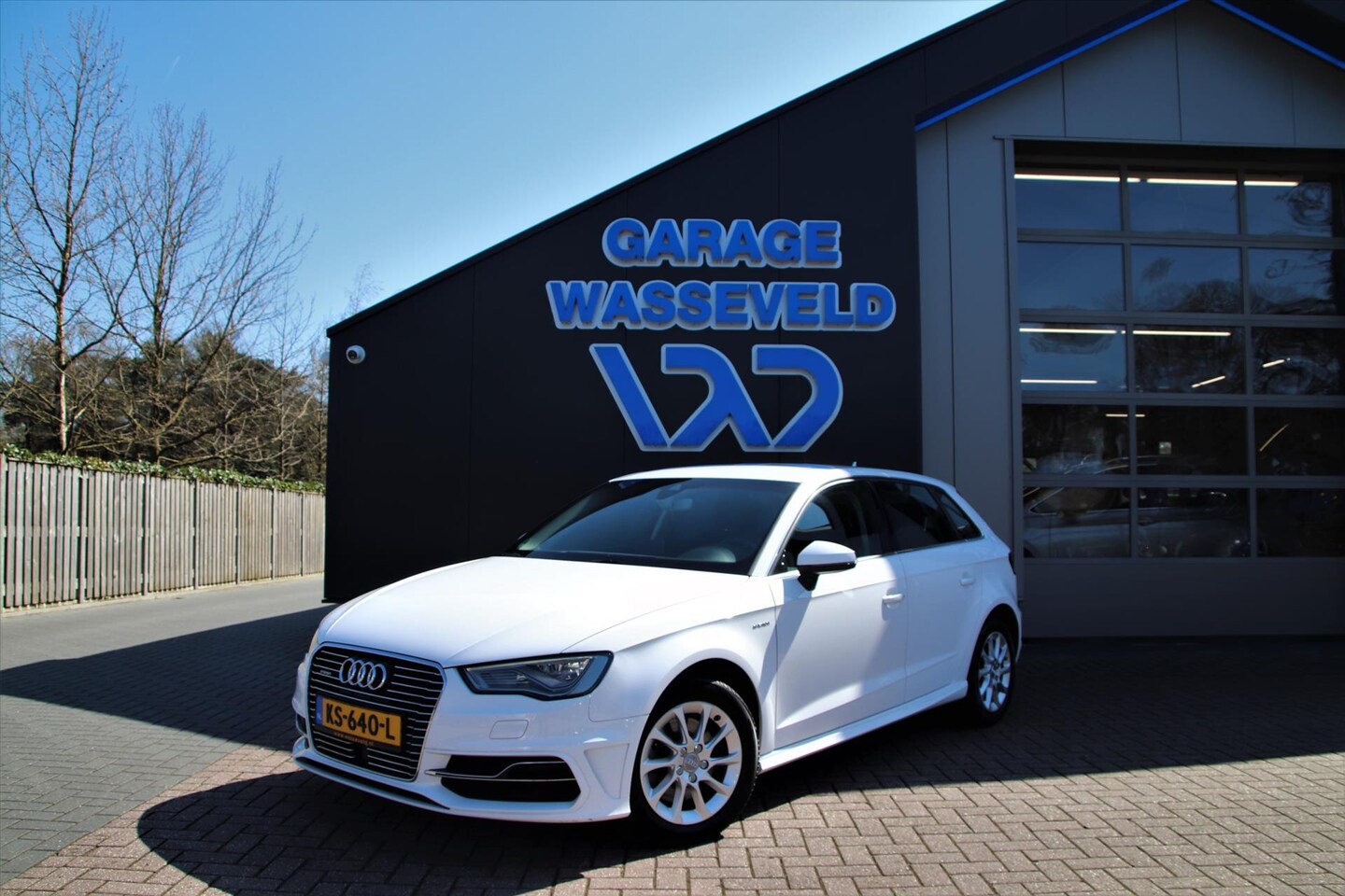 Audi A3 Sportback - I E-TRON PHEV Attraction Keyless/Alcantara - AutoWereld.nl