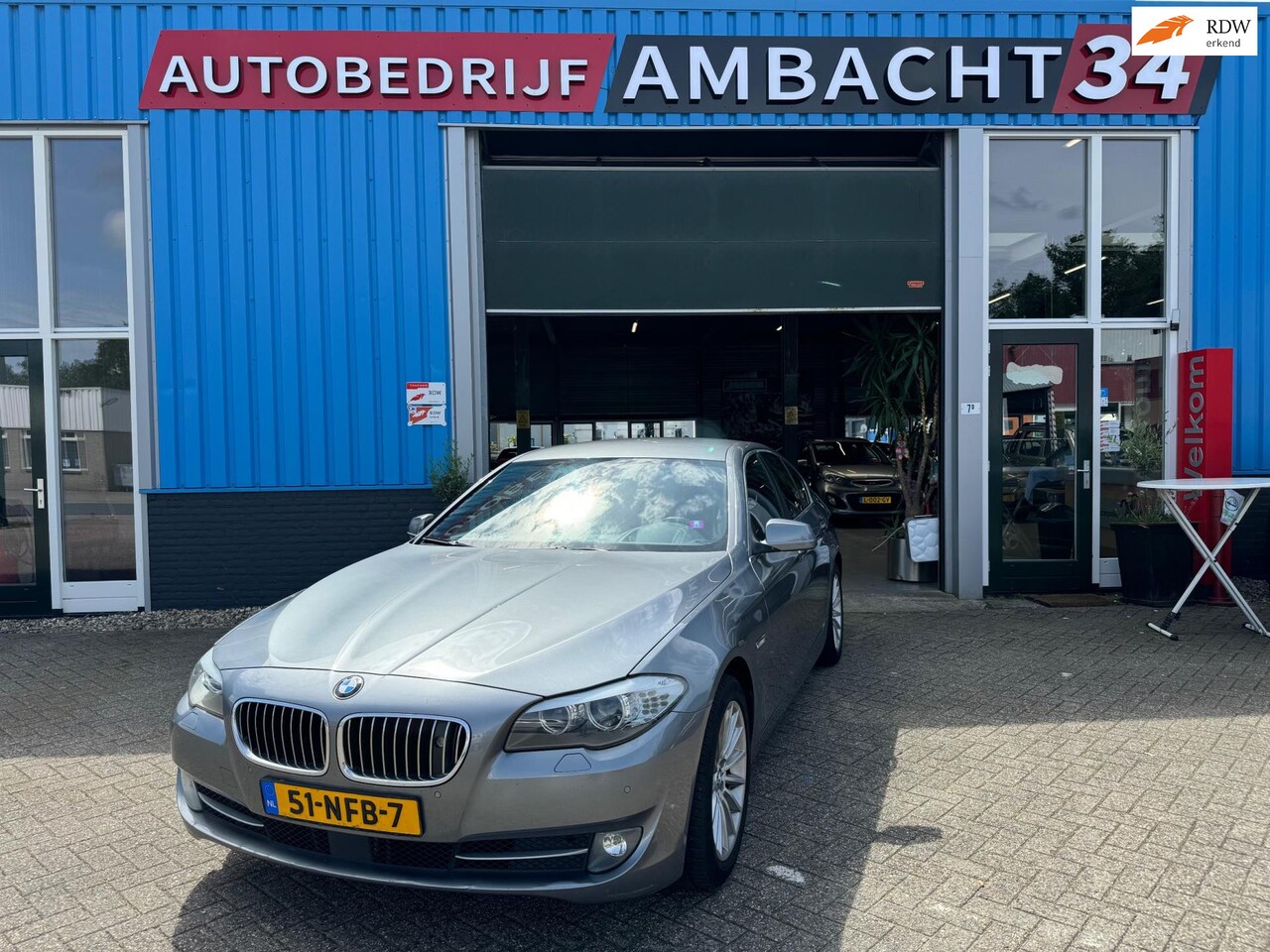 BMW 5-serie - 535i High Executive dealer onderhouden / 30-04-2025 / leder / NL Auto - AutoWereld.nl