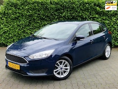 Ford Focus - 1.0 Trend / 1ste eigenaar / Trekhaak / Cruise control / Airco / Lichtmetalen velgen / Orig