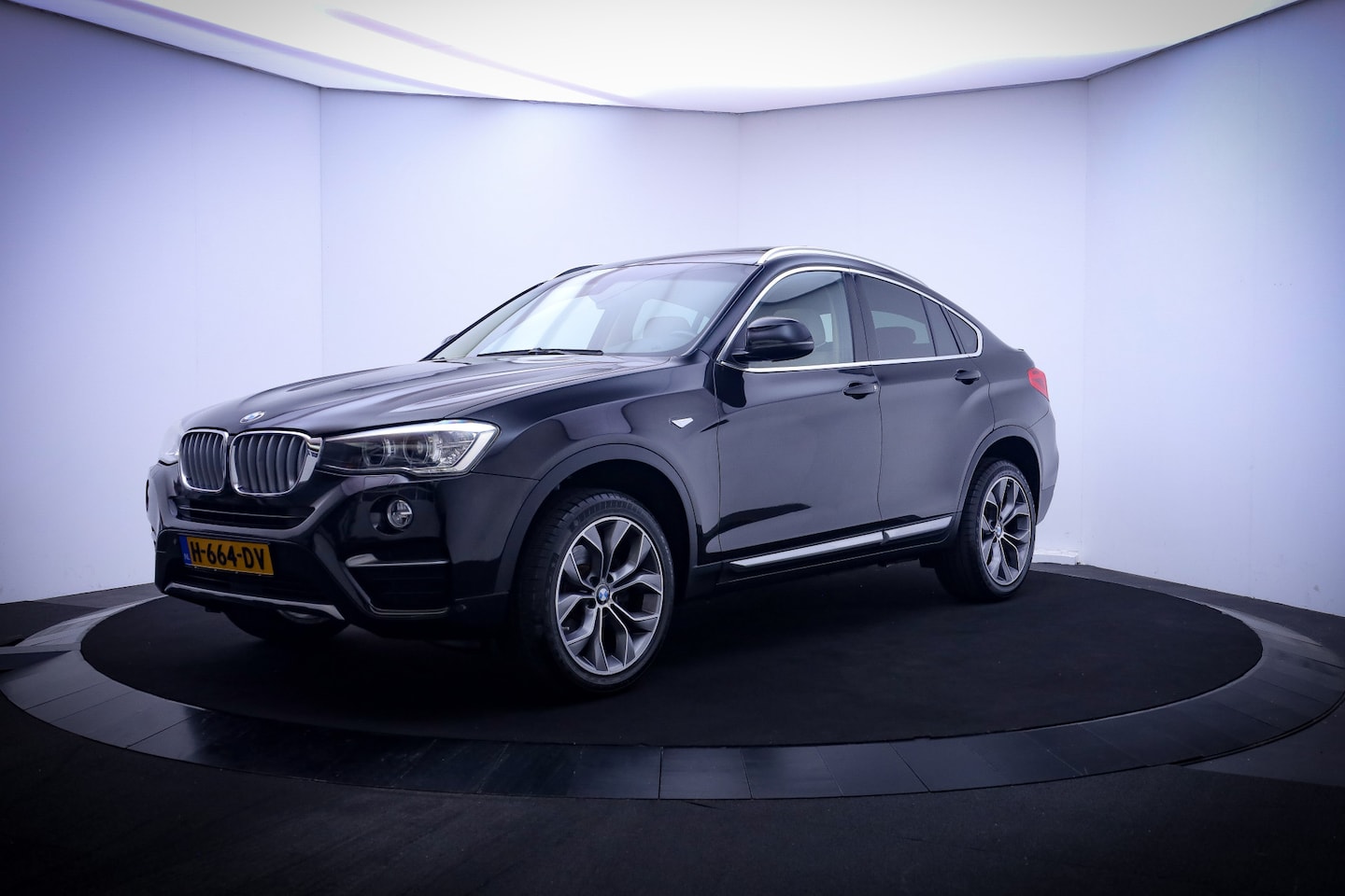 BMW X4 - 28iA X-Dr. X-Line Executive NAVI/CAM./HARMANKARDON/MEMORY/PANO/LEER/STOELVERW. - AutoWereld.nl