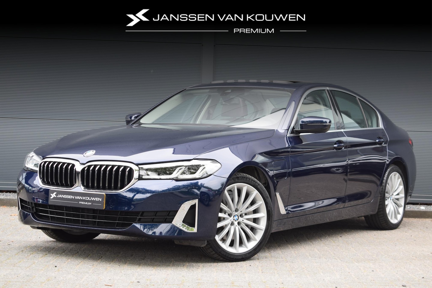 BMW 5-serie - 530e High Executive / Schuifdak / Nappa leder / Luxury Line - AutoWereld.nl