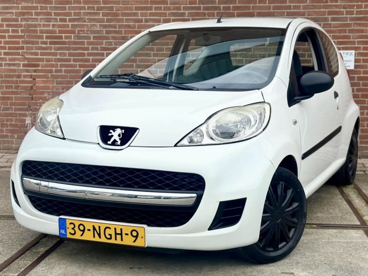 Peugeot 107 - 1.0-12V XR 1.0-12V XR - AutoWereld.nl