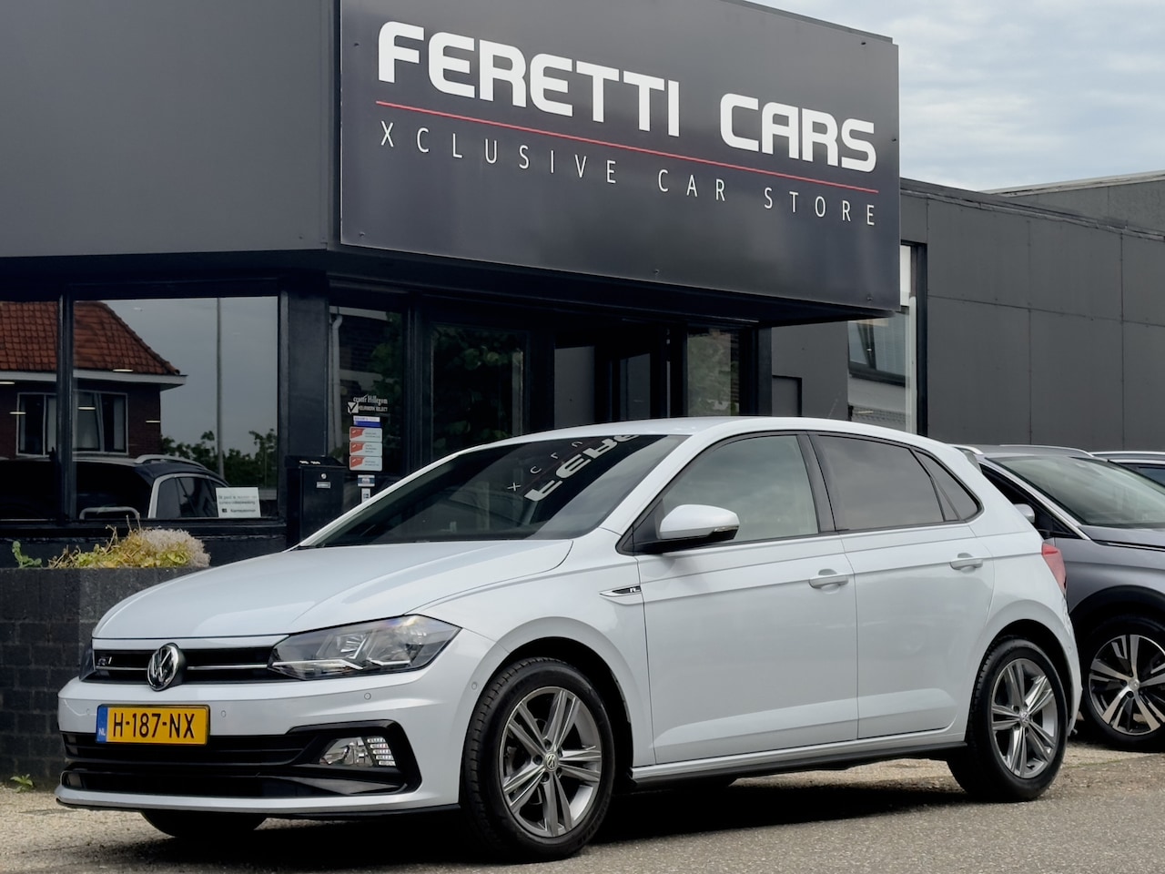 Volkswagen Polo - 1.0 TSI HIGHLINE R-LINE LEDER NAVI VIRTUAL-DASH PARKPILOT LED LMV PDC - AutoWereld.nl