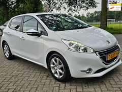 Peugeot 208 - 1.2 VTi Oxygo navigatie cruis control parkeer sensor aux usb