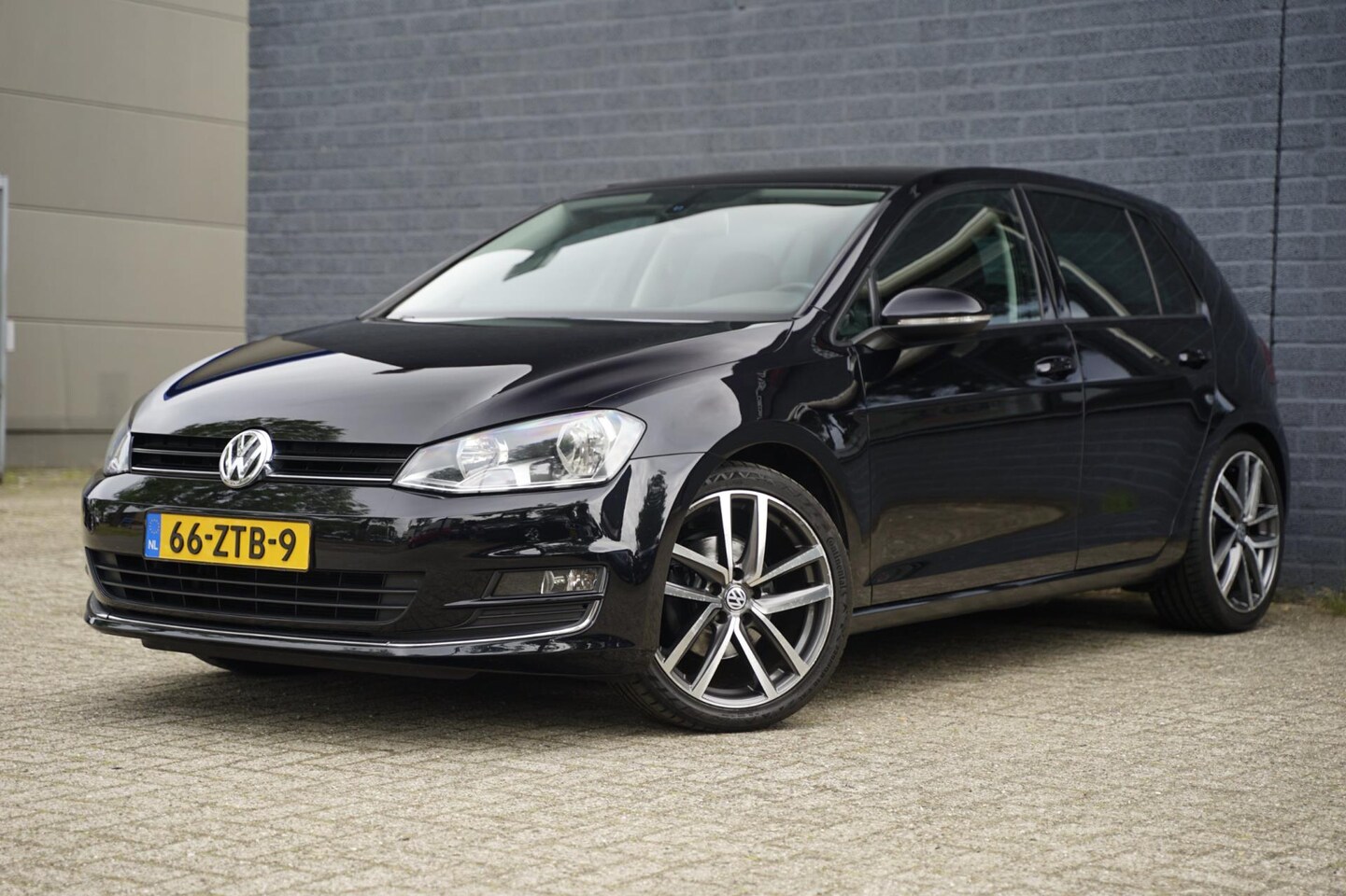 Volkswagen Golf - 1.4 TSI Highline 1.4 TSI Highline, Navigatie, Airco, Ecc, NAP - AutoWereld.nl