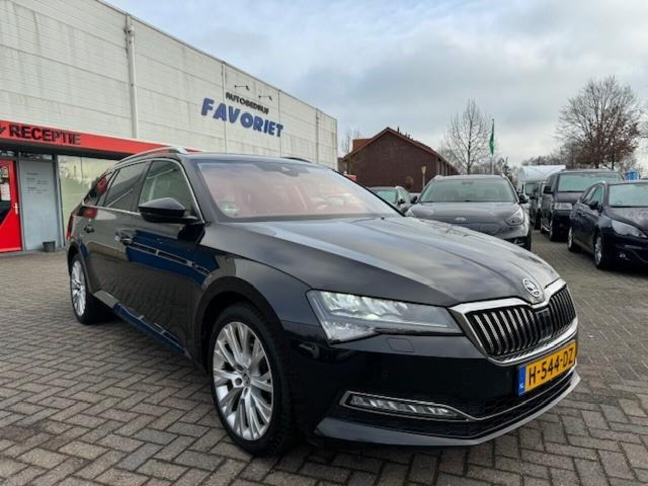 Skoda Superb Combi - 1.5TSI/150PK/EDITION/DSG/NW MODEL/VIRTDASH/HLEER/XENON/THAAK/MATRIX - AutoWereld.nl