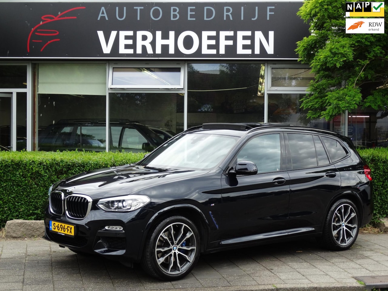 BMW X3 - XDrive30i High Executive - M-PAKKET - PANORAMADAK - HEAD-UP - BOMVOL !! - AutoWereld.nl