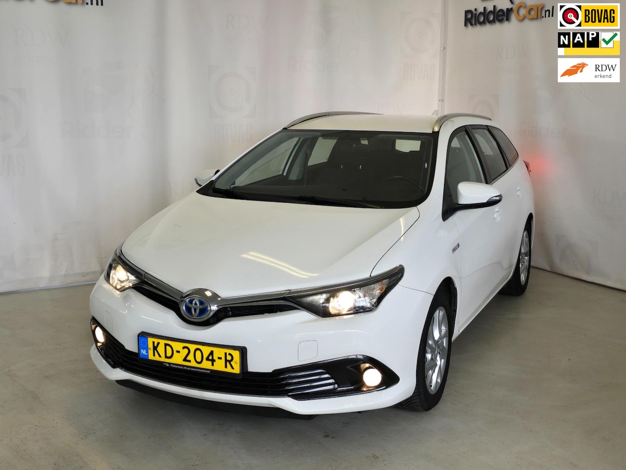 Toyota Auris Touring Sports - 1.8 Hybrid Aspiration|GARANTIE|1E EIG|NAP|CRUISE|PARK SENS/CAMERA|VELGEN| - AutoWereld.nl