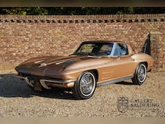 Corvette C2 - Sting Ray Coupé Split window Fully restored condition, Ordered in color scheme Saddle Tan