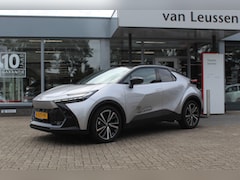 Toyota C-HR - 1.8 HYBRID EXECUTIVE DODEHOEK JBL EL-ACHTERKLEP EL-STOEL + GEHEUGEN PANODAK HEAD-UP PARKSE