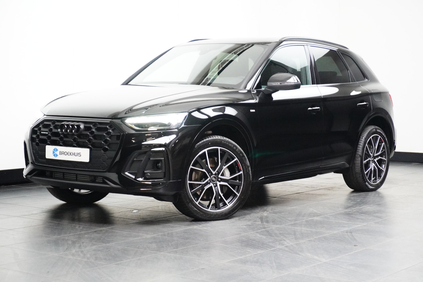 Audi Q5 - 55 TFSI e S edition Pan-dak | Assistentie City+ Tour| Valcona Leder | - AutoWereld.nl